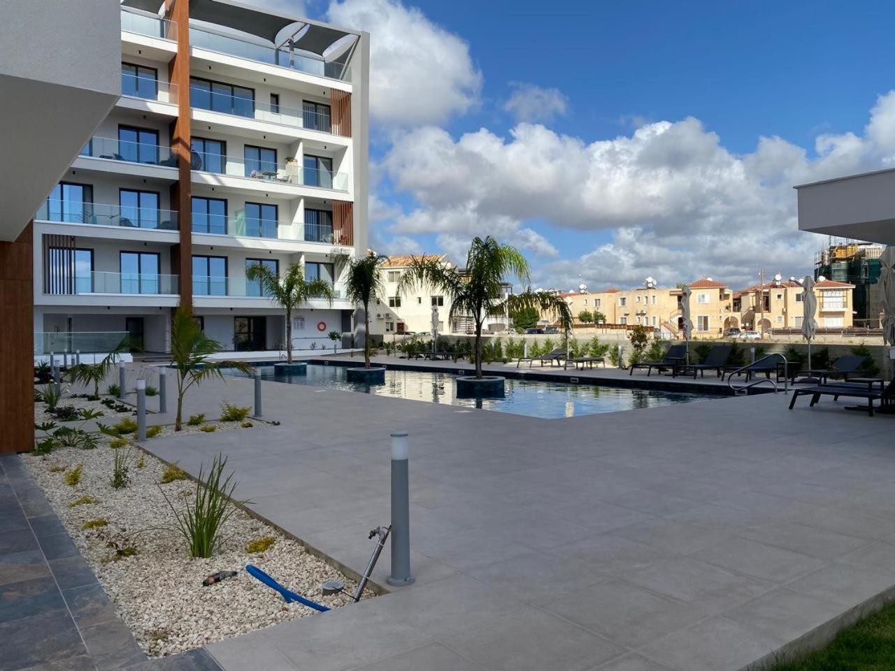 H&o New 4 Seasons Universal Pafos